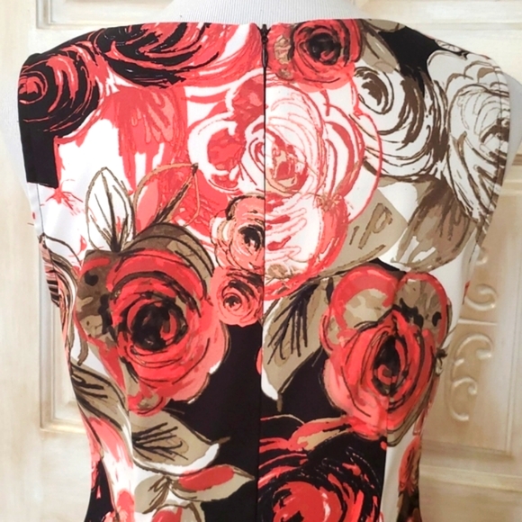 Rose print sleeveless dress - Picture 3 of 4